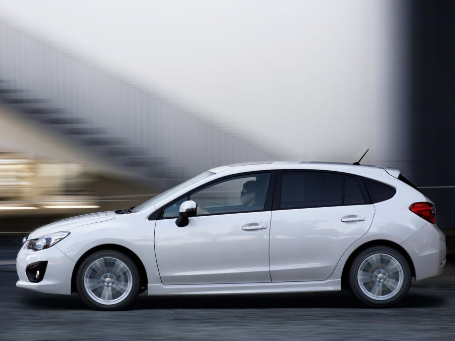  Subaru Impreza Hatchback 2011 года  (фото 10 из 16)